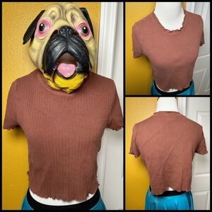 Cutesy, LA HEARTS, brown crop top!!
